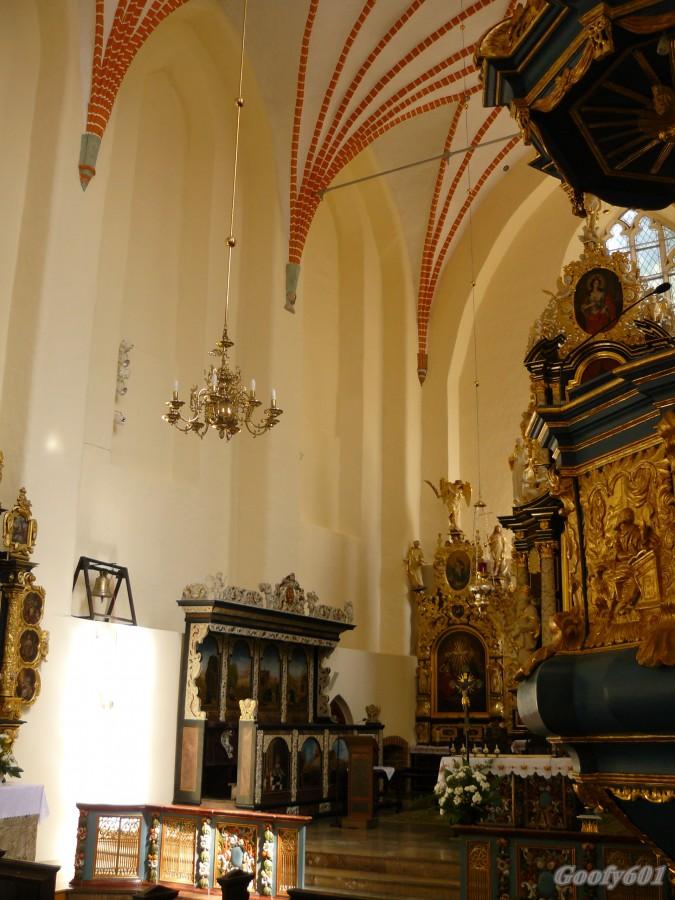 Wnętrze koscioła w Żarnowcu 2