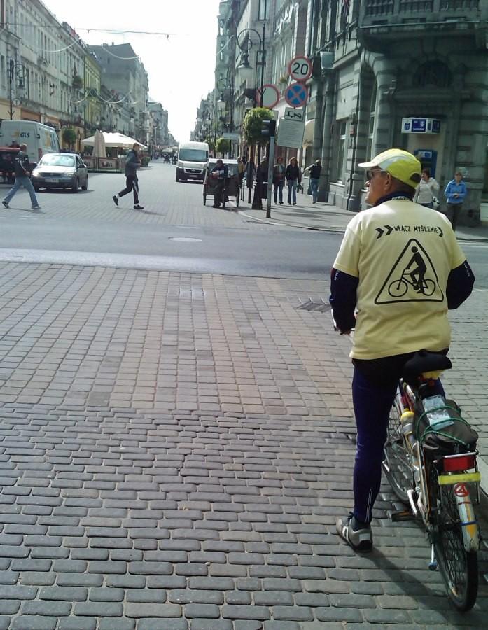Rowerzysta na Piotrkowskiej