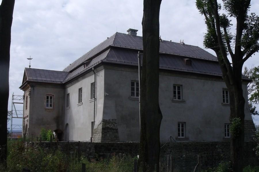 Dwór obronny w Czańcu