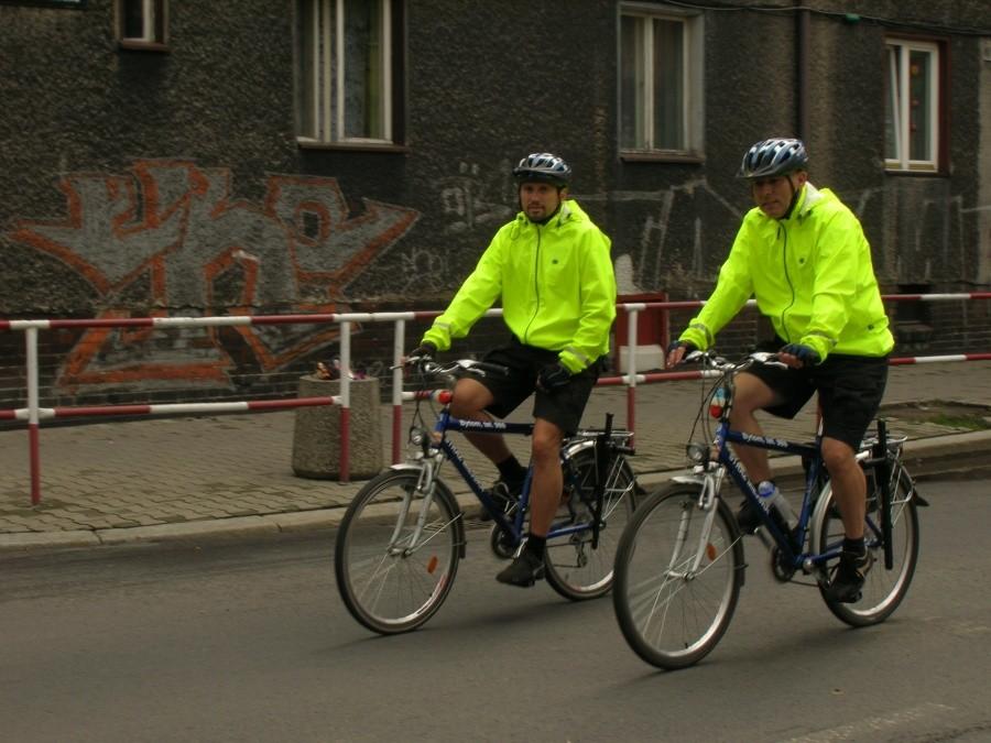 strażnicy miejscy na rowerach