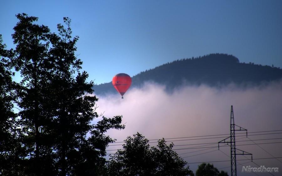 red balloon