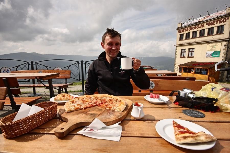 Niedobra pizza na górze Żar.