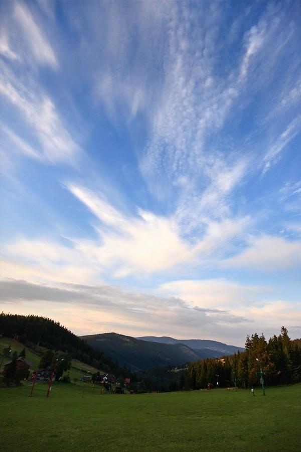 Widok ze stacji narciarskiej Biały Krzyż (934 m.n.p.m.)