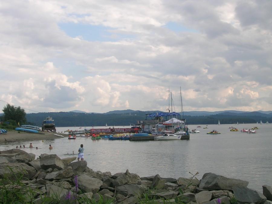Nad Soliną, widok na jezioro.