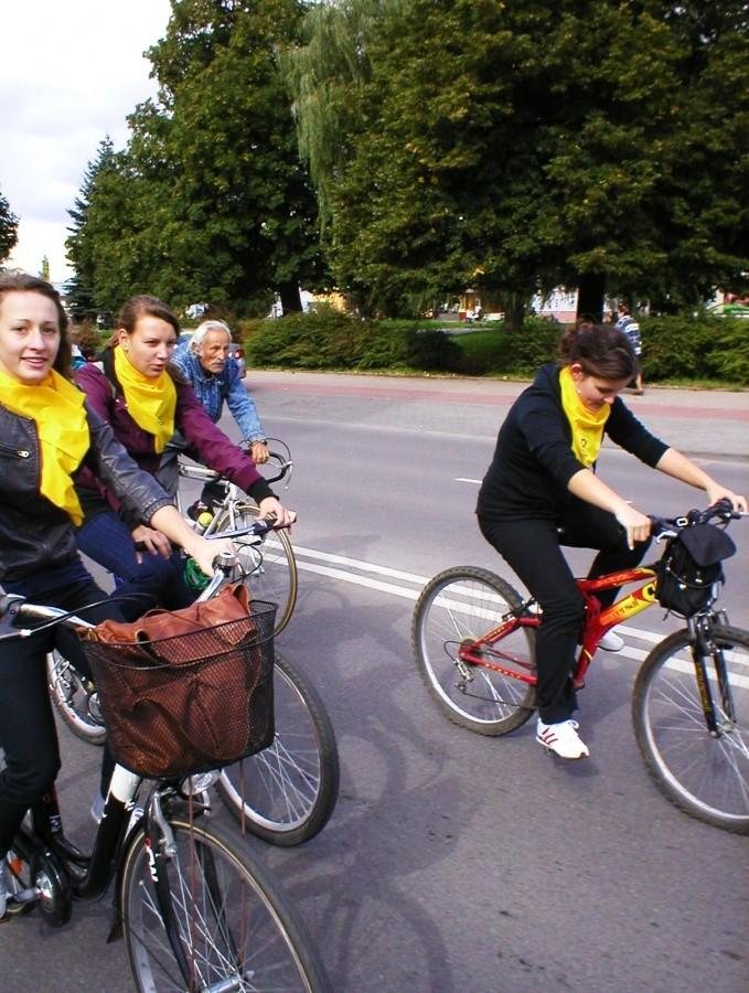 JECHAŁO MNÓSTWO DZIEWCZYN I KOBIET
