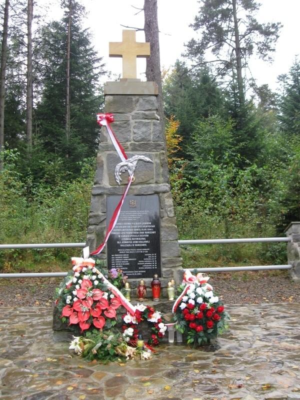 Pomnik ku czci lotników.