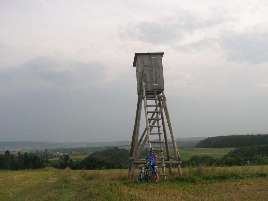 Wieża w polach