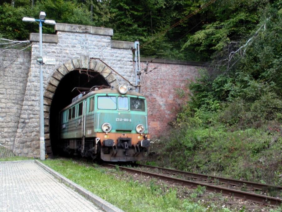 Stary tunel w miejscowości Tunel