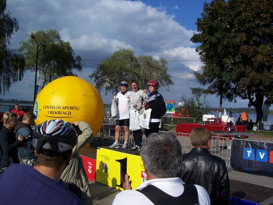na podium