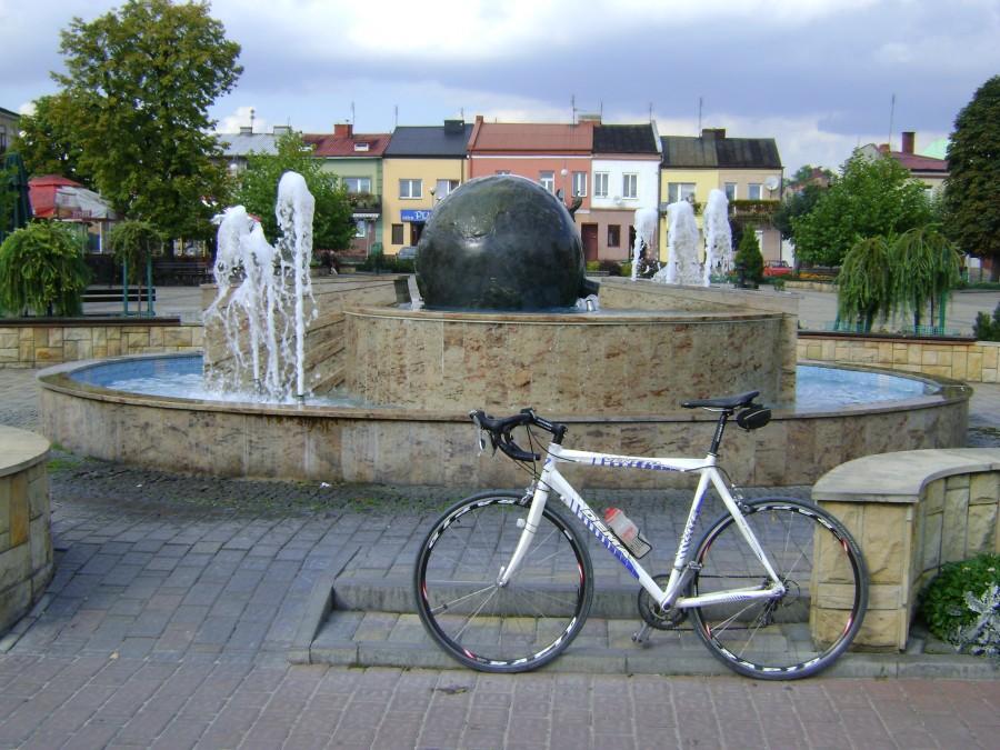 Fontanna w Chmielniku