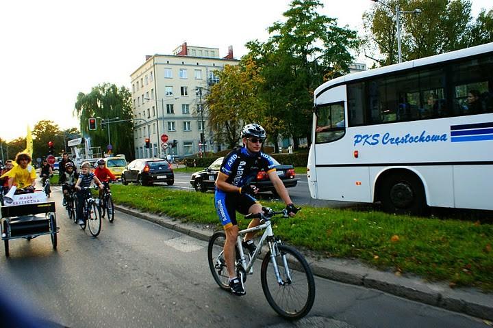 55 Częstochowska Masa Krytyczna. W trakcie przejazdu.