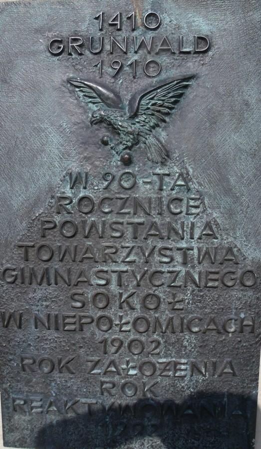 Tablica na Kopcu Grunwaldzkim w Niepołomicach