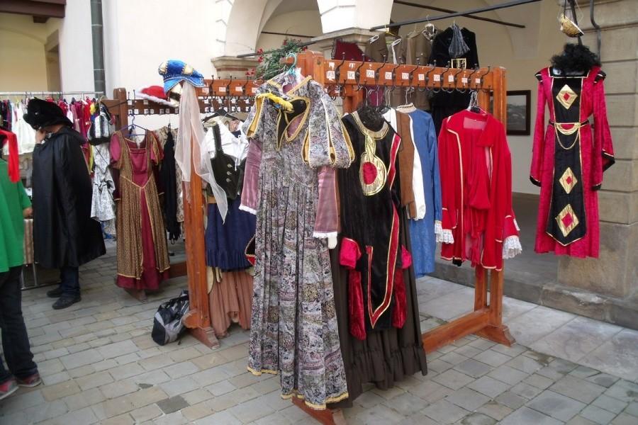 Stragan na placu zamkowym