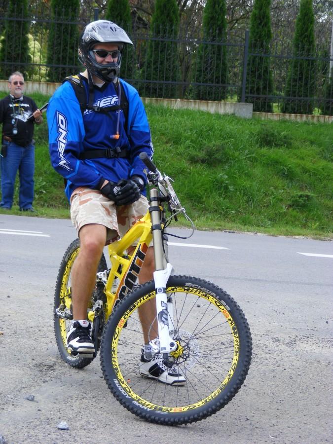 Trochę trudniej bo ciężej, ale jak się chce to można!!:)