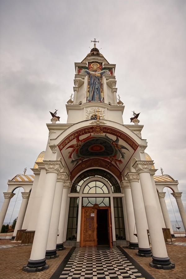 Katedra świętego Mikołaja, Malorichens'ke.