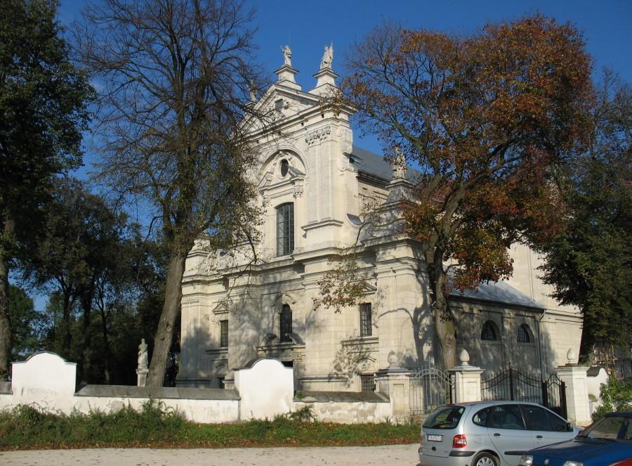 Młodzawy Małe - fasada kościoła