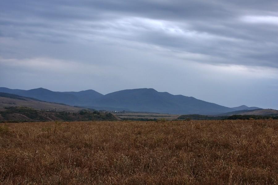 Góry Krymu o świcie.