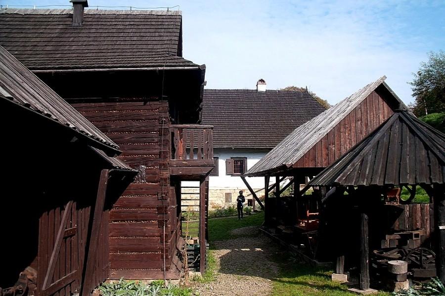 Ela w skansenie