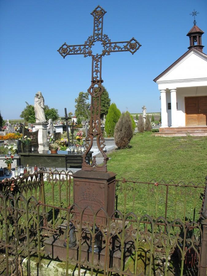 Wrocieryż - cmentarz