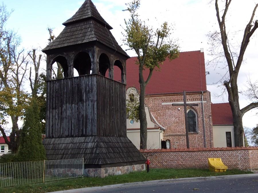 Ceradz Kościelny - drewniana dzwonnica