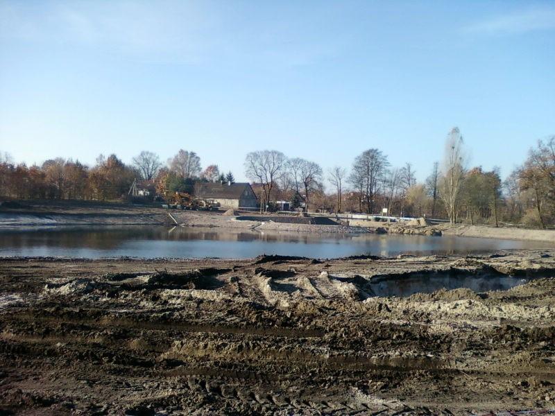 Budowany staw na Liściastej