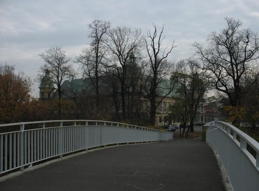 Zamek Ujazdowski z kładki nad Trasą Łazienkowską