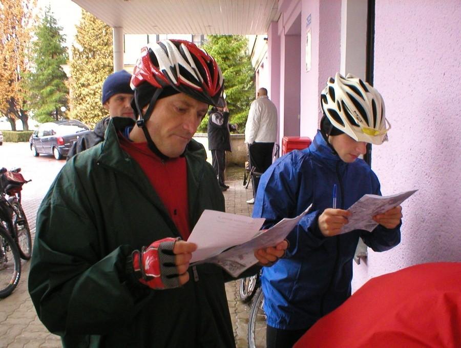 KRZYSIEK I RAFI, A Z TYŁU MARCIN