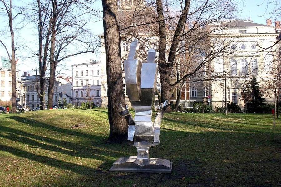 Dlaczego stoi na głowie?
