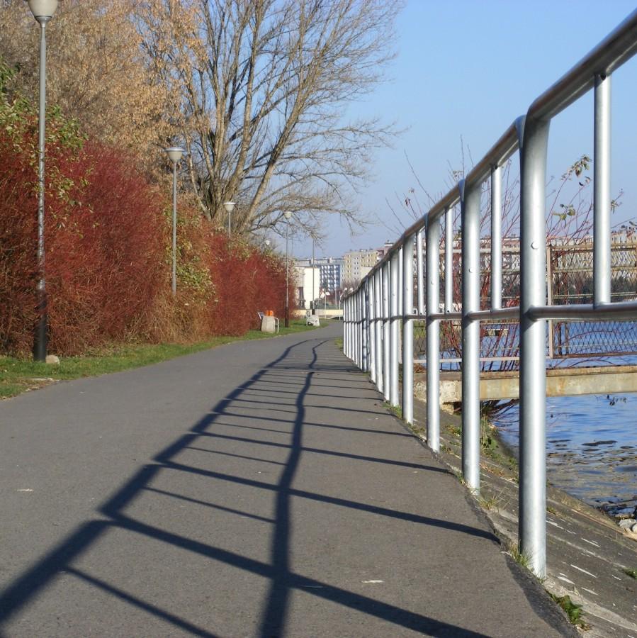 Ścieżka rowerowa nad zalewem