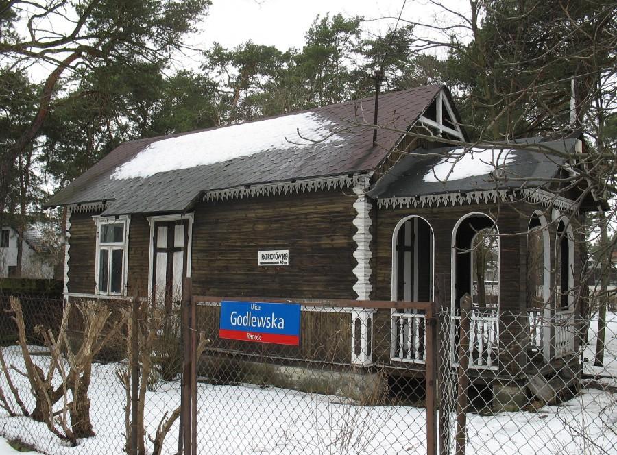 Radość - zabytkowy drewniak