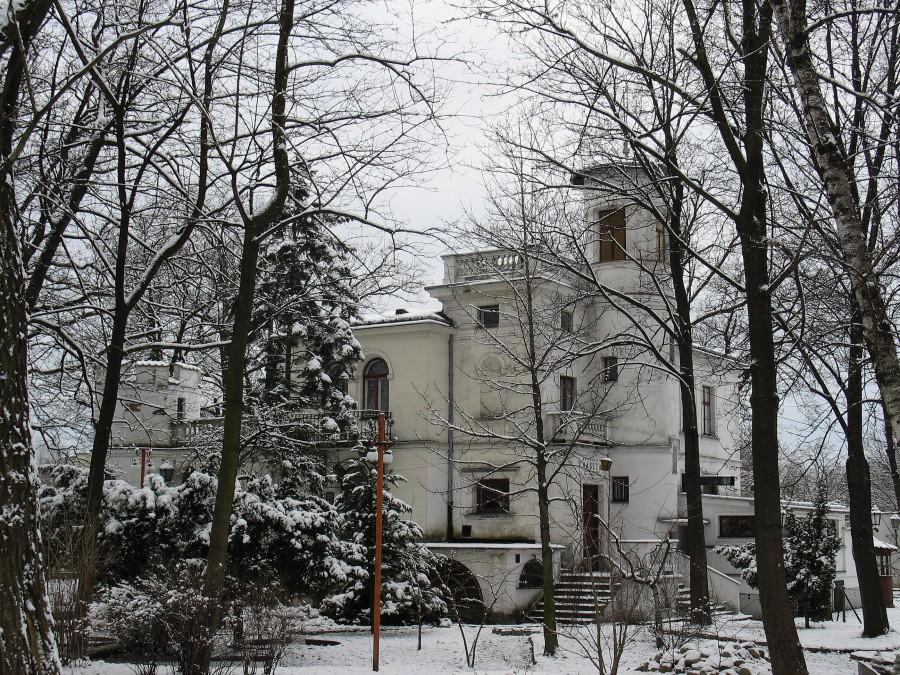 Pyry - restauracja Baszta, widok od ul. Puławskiej