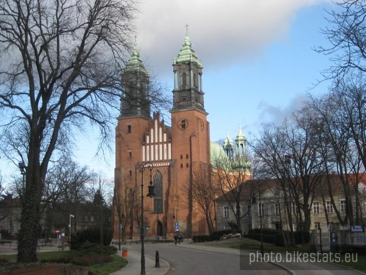 Katedra poznańska, na Ostrowie Tumskim.