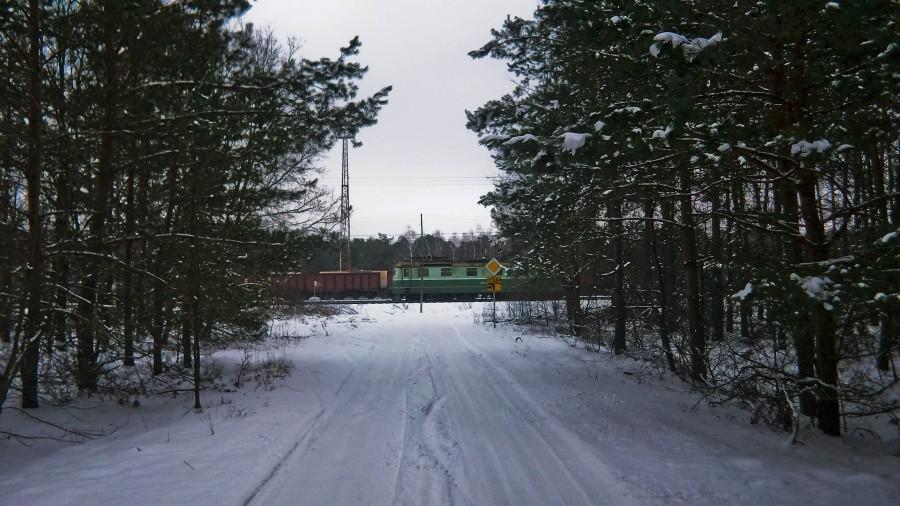 Widok na rozjazd kolejowy azotów