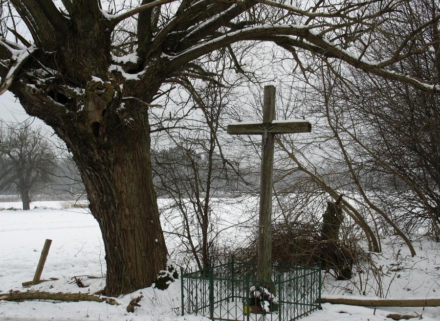 Kabaty - krzyż na ul. Nowoursynowskiej