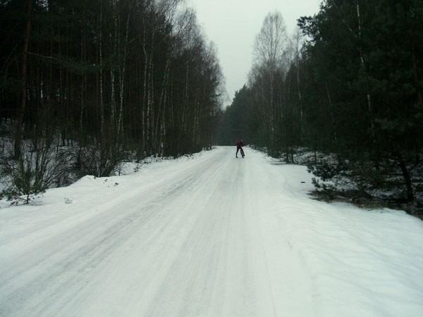 W Puszczy było bardzo ślisko, jechaliśmy z predkością nieprzekraczającą 15 km/h
