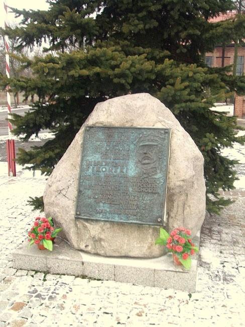 W Parchaniach natknęliśmy się na kamień upamietniający pobyt w tym miejscu gen. Sikorskiego