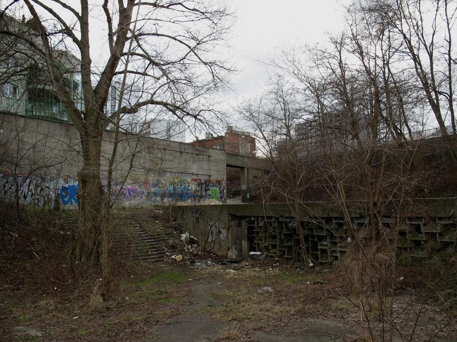 Stadion Warszawianki - brama wjazdowa