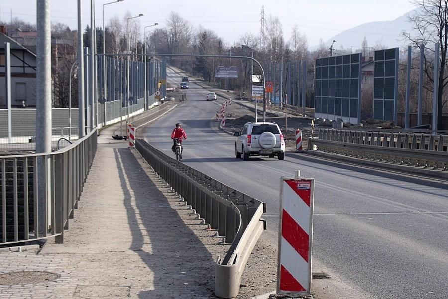 Ela zawsze jedzie z włączonymi światłami