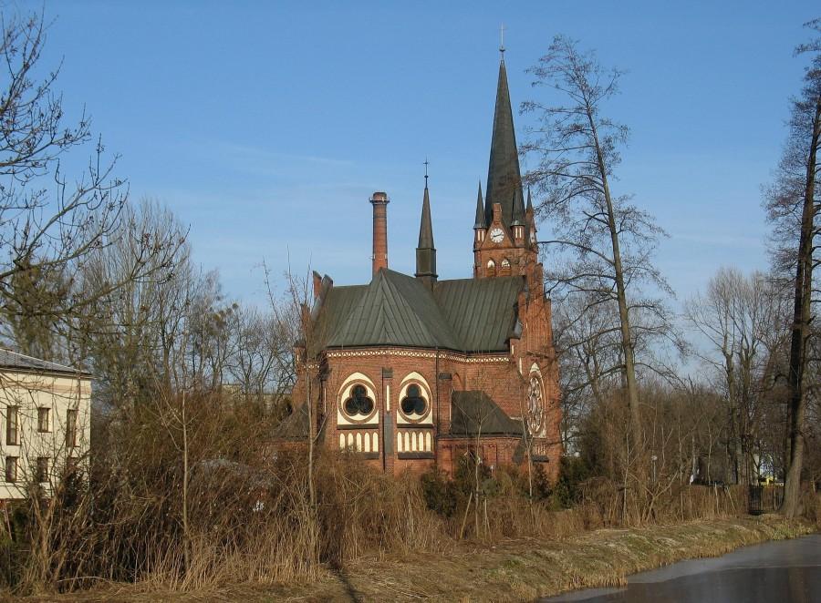 Kościół w Mirkowie (z kominem)