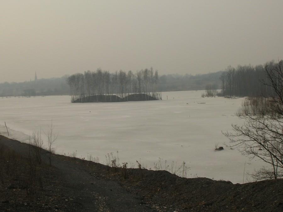 zamarznięty staw