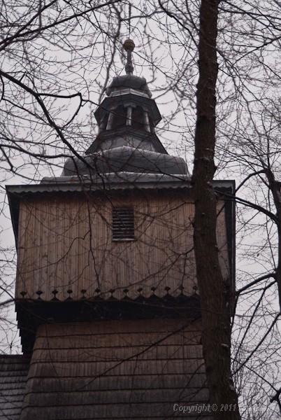 wieża z nadwieszoną izbicą dobudowana w 1644 roku