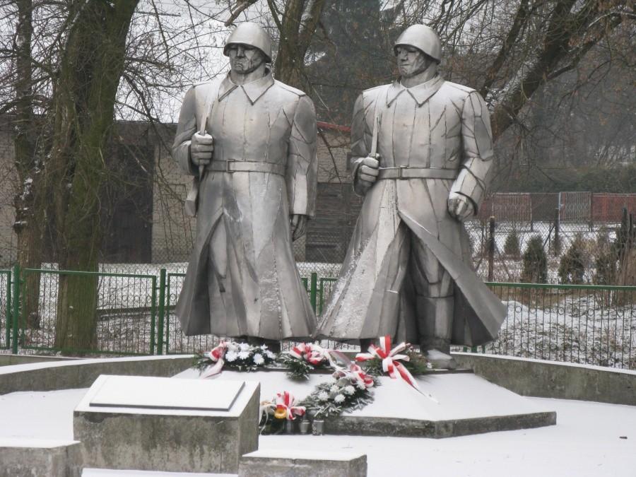 pomnik Żołnierzy w Łośniu