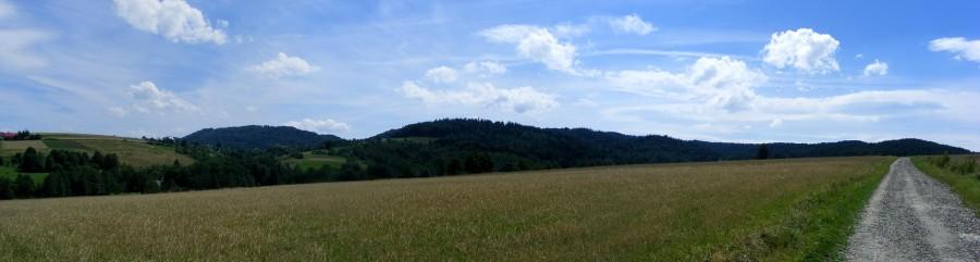 Panorama z widokiem na górę Chełm w tle po lewej (o ile się nie mylę;P)