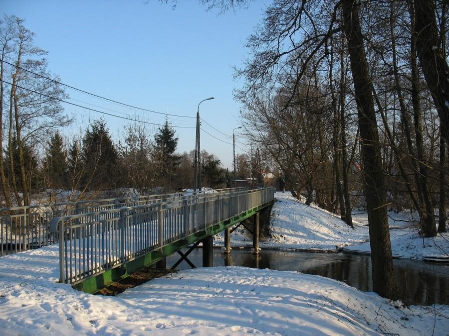 Chylice - kładka nad Jeziorką
