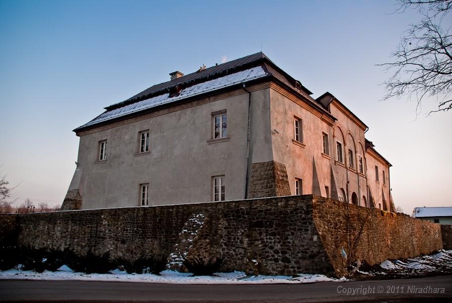 dwór obronny w Czańcu