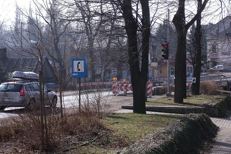 Zaczyna się budowa ronda w Kozach
