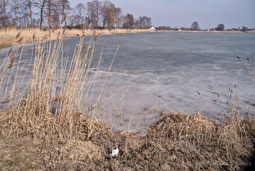 stawy w Landku wciąż zamarznięte