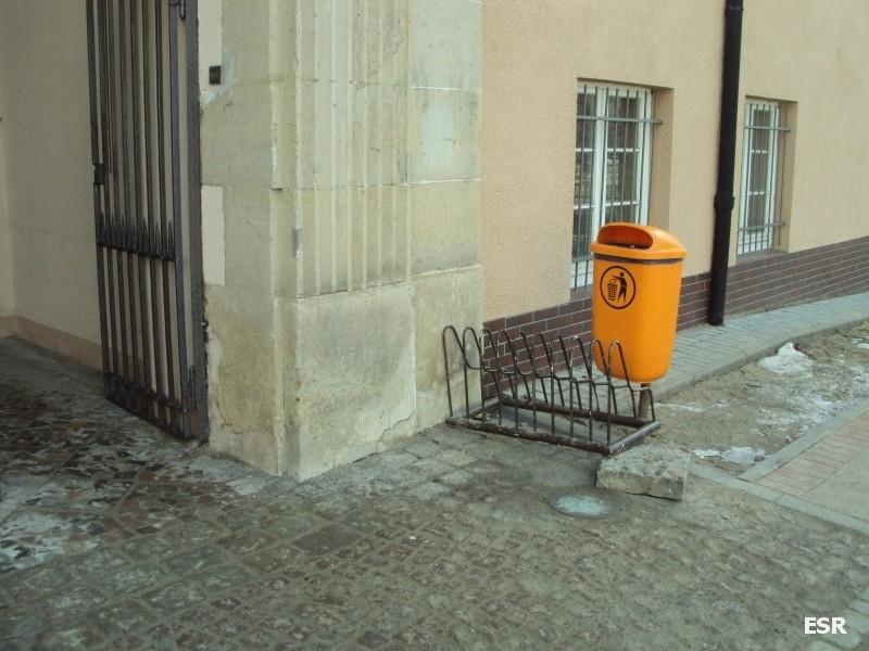 Urząd Miejski w Elblagu - wzór konspekt miejsca do zaparkowania roweru.