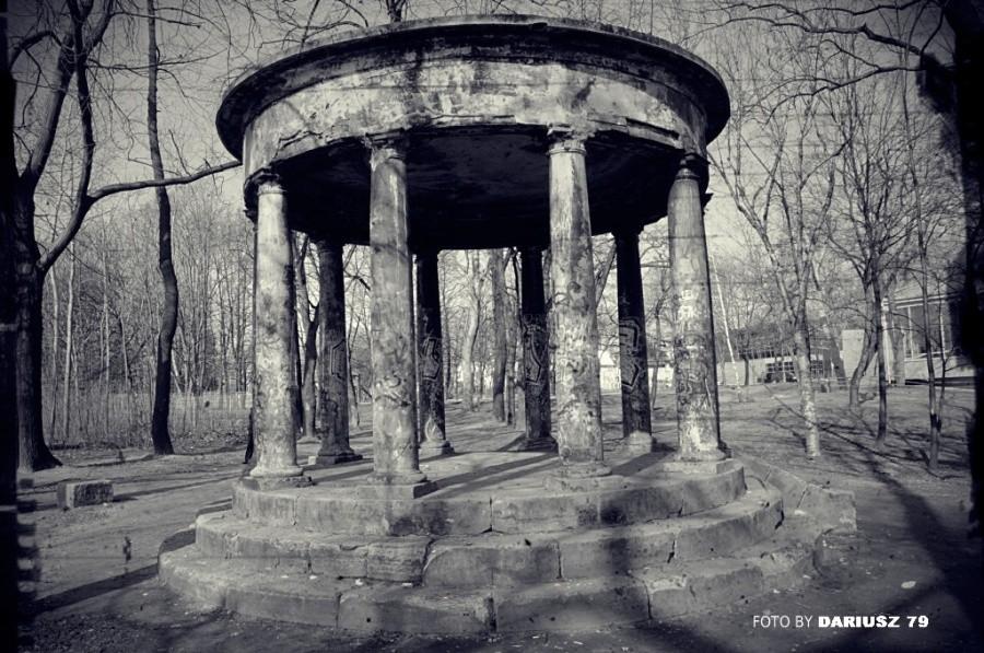 Sosnowiec - Park Żeromskiego (Świątynia dumania)