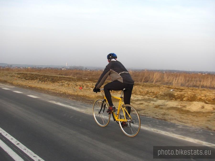 już jadą trzy czwarte mili na motorach